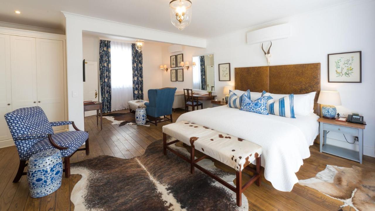 드로스티 호텔 Graaff-Reinet 외부 사진 A bedroom at the Cape Heritage