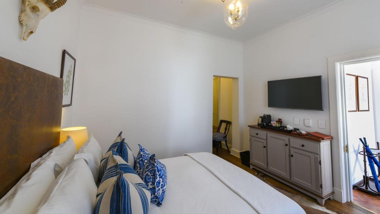 드로스티 호텔 Graaff-Reinet 외부 사진 A room at the hotel