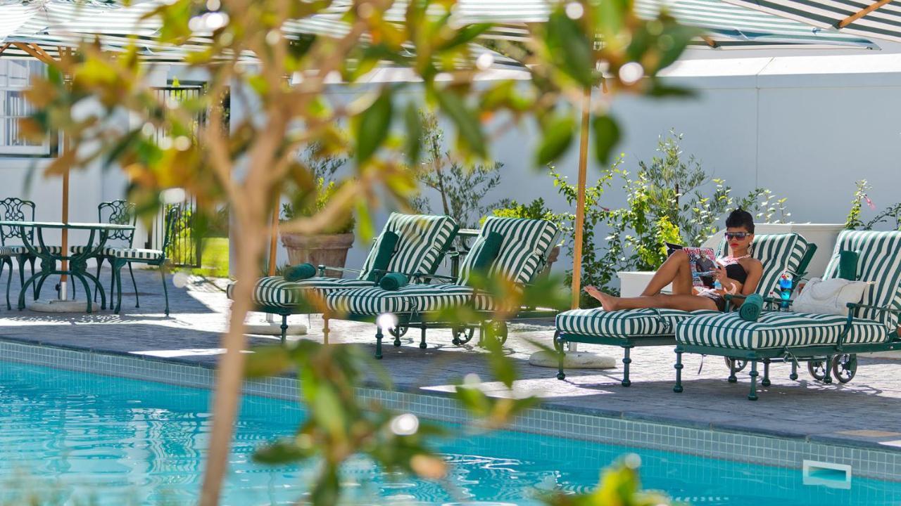 드로스티 호텔 Graaff-Reinet 외부 사진 The pool at the Beverly Hills Hotel