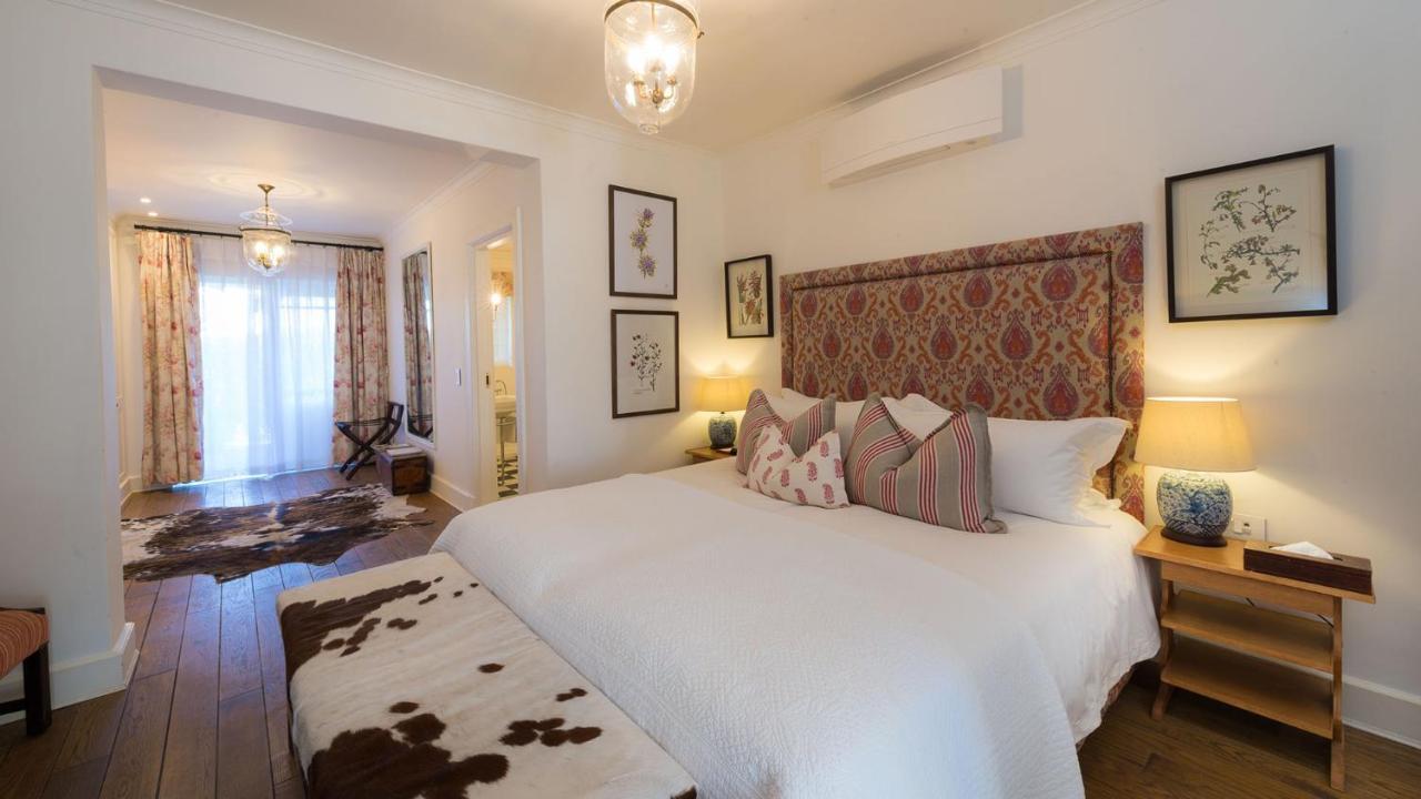 드로스티 호텔 Graaff-Reinet 외부 사진 A bedroom at the Cape Heritage