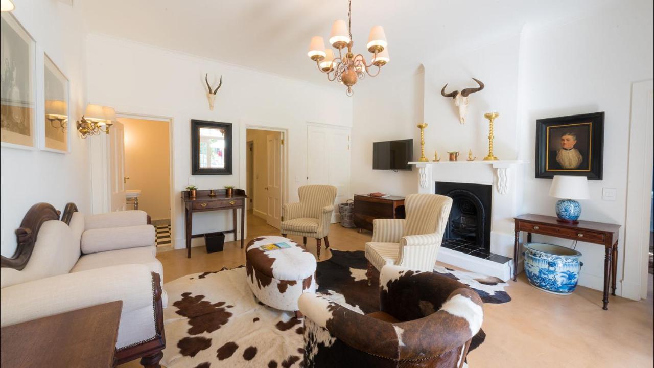 드로스티 호텔 Graaff-Reinet 외부 사진 The interior of the house