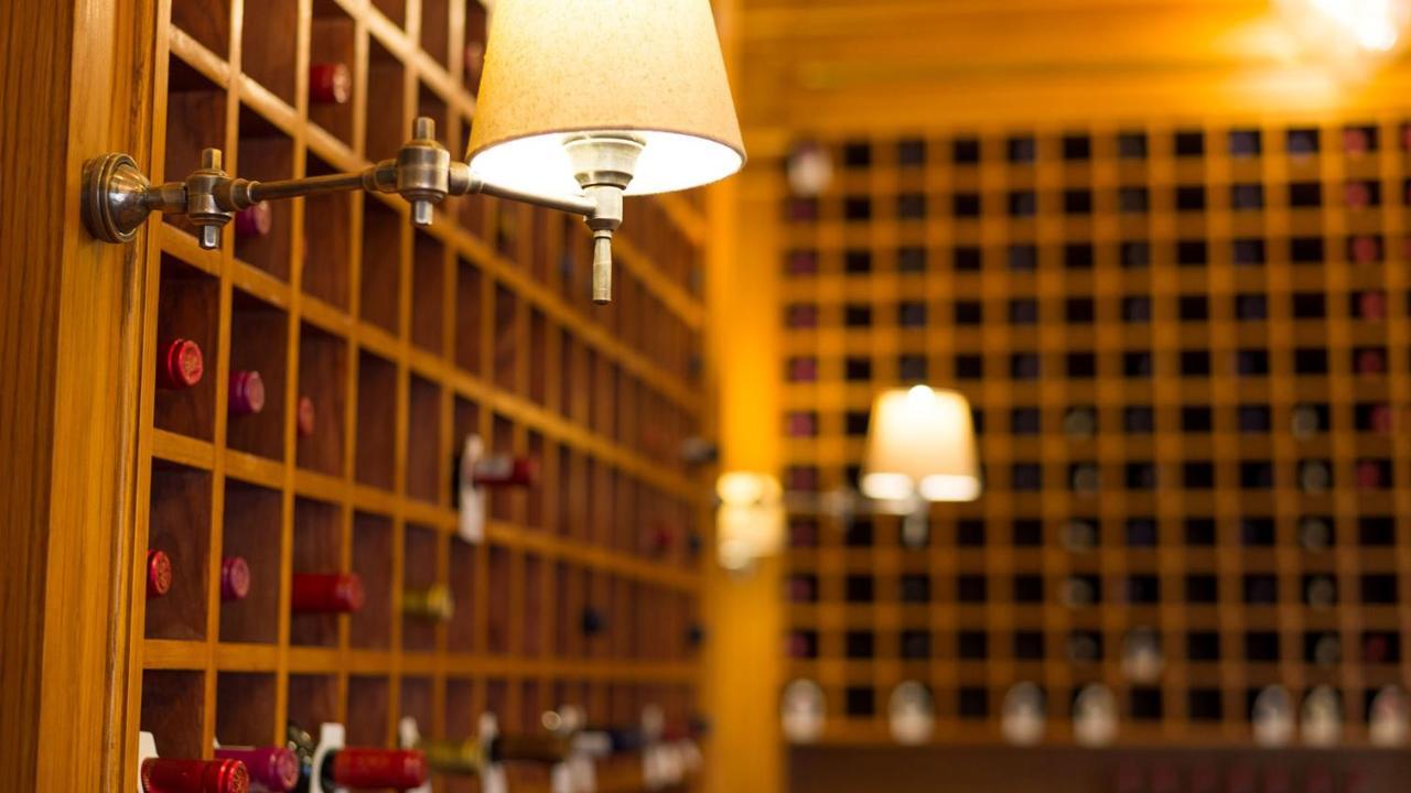 드로스티 호텔 Graaff-Reinet 외부 사진 A tea shop in Kyoto, Japan